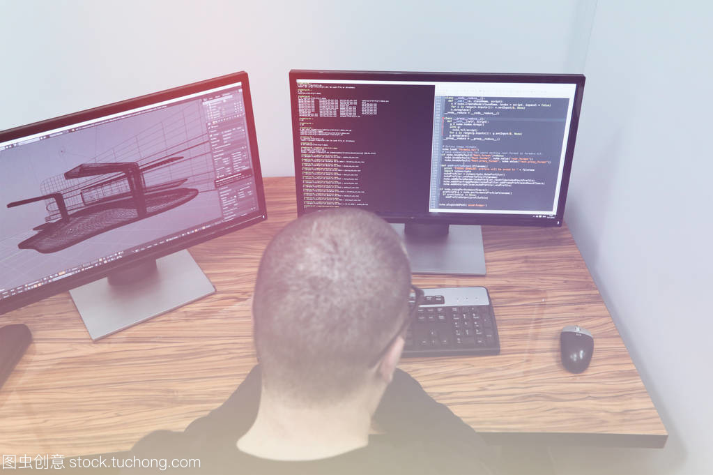 軟件編程的開發(fā)人員在工作室辦公室項目